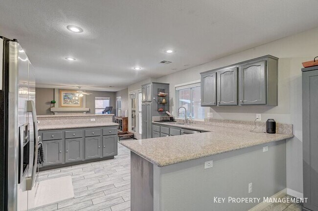 Foto del edificio - 3941 Equinox Ct