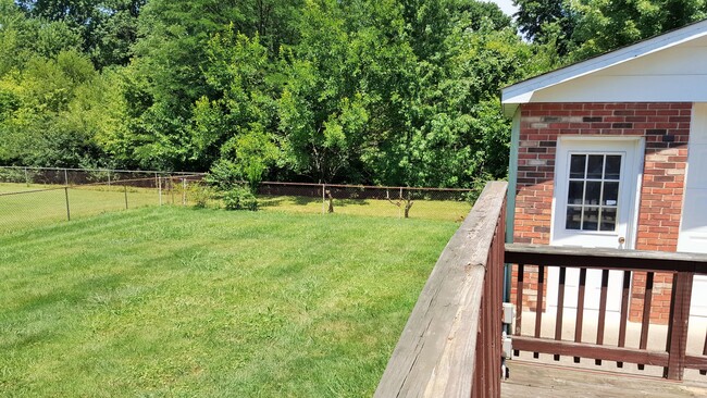Building Photo - Great, 3 Bedrooms, 1.5 Baths, Brick Ranch ...