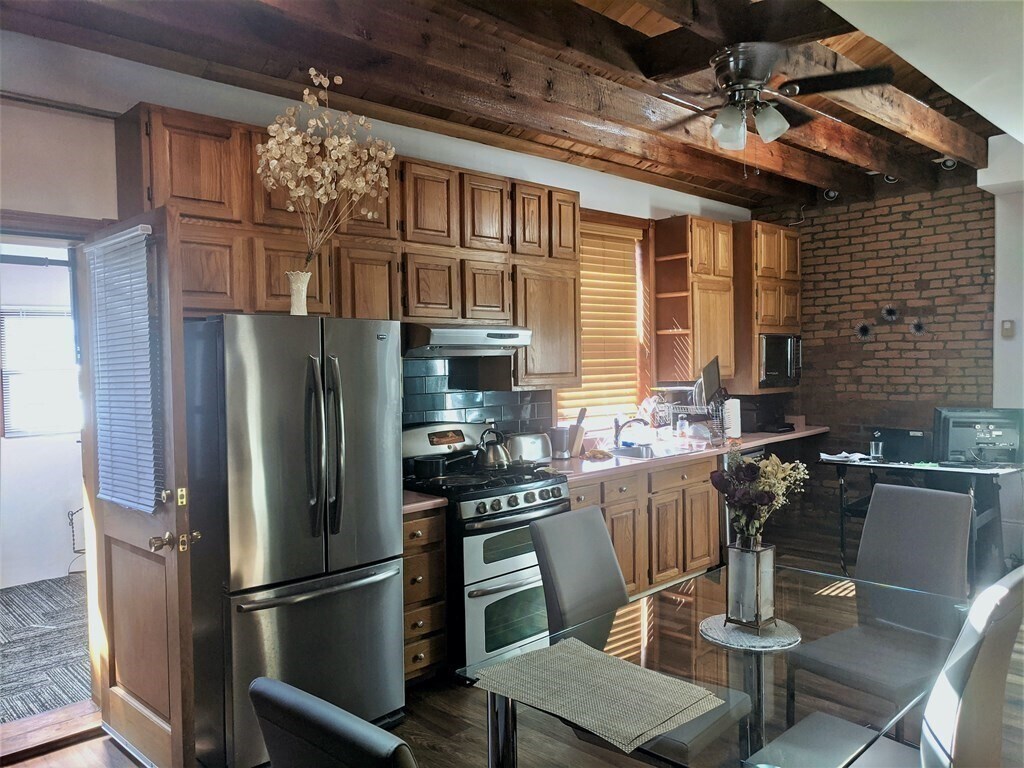 Primary Photo - 15 Chelsea St