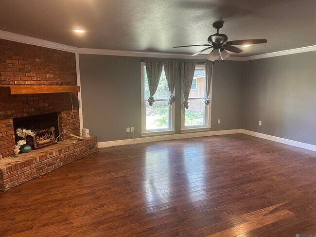 Building Photo - 10549 Shermoor Dr