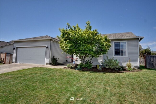 Foto del edificio - Beautifully Updated Rambler in Gated Commu...