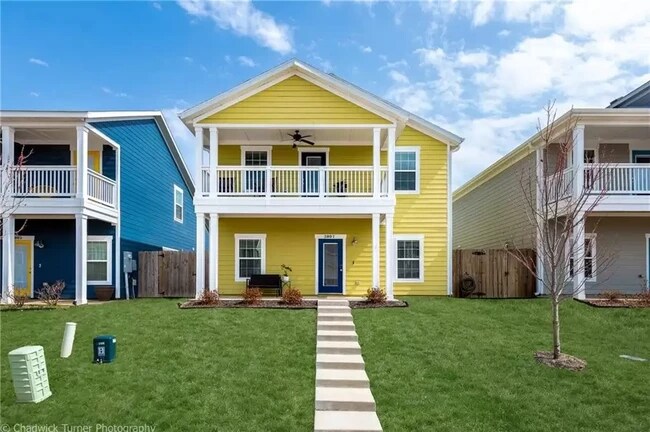 Building Photo - 3807 SW Peachwood Dr