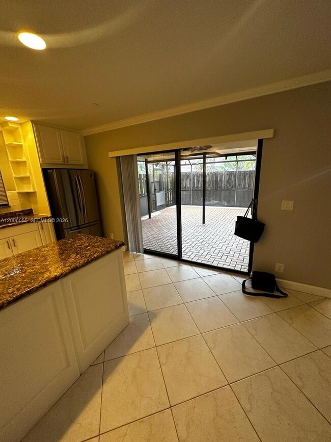 Foto del edificio - 7671 Courtyard Run W