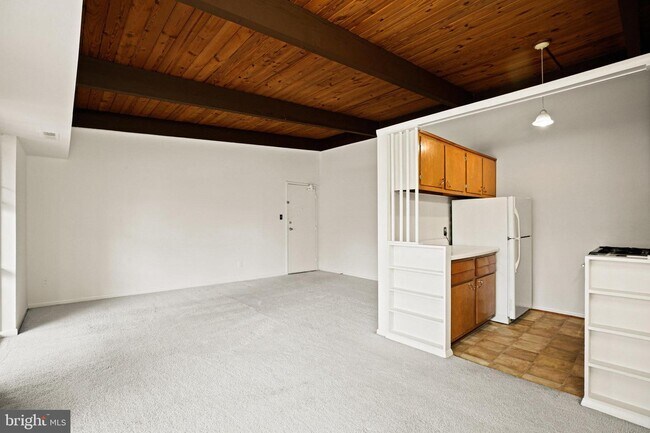 Building Photo - 4333 Americana Dr