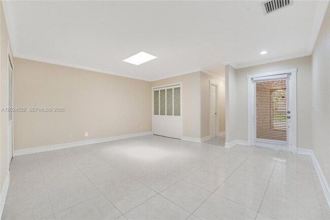 Building Photo - 3719 Estepona Ave