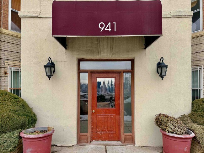 Foto del edificio - 941 JFK Blvd E