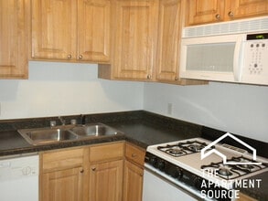 Building Photo - 2455 N Spaulding Ave