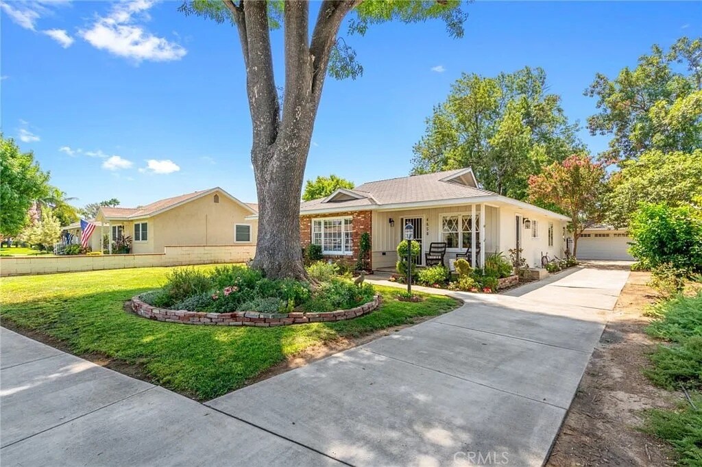 Foto principal - 4658 Brentwood Ave