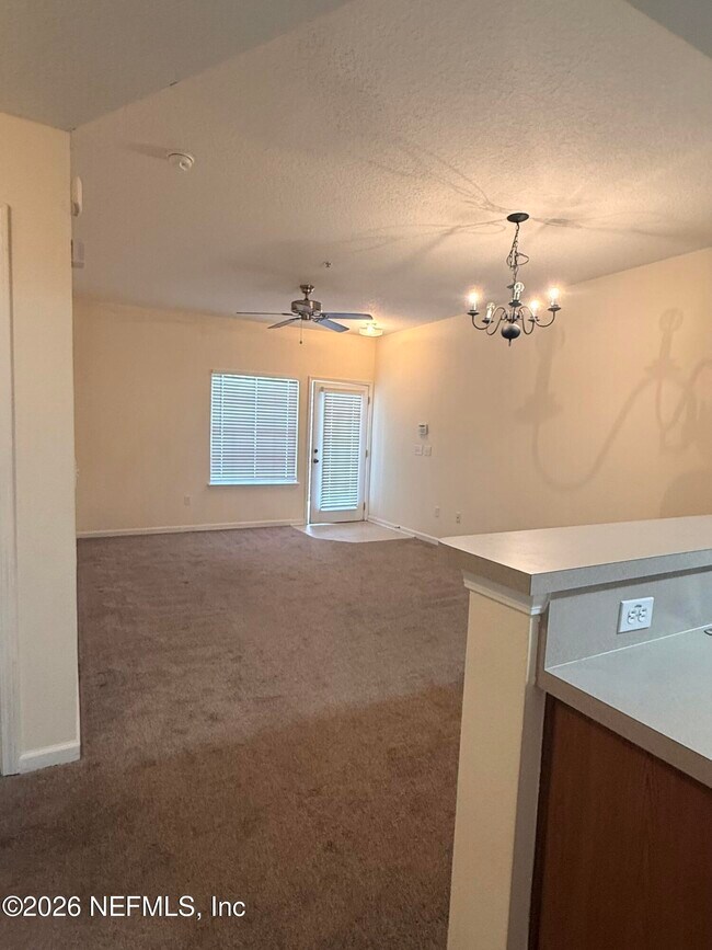 Foto del edificio - 575 Oakleaf Plantation Pkwy