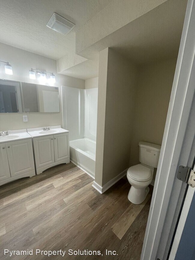 Building Photo - 4 br, 2.5 bath House - 1421 11th St