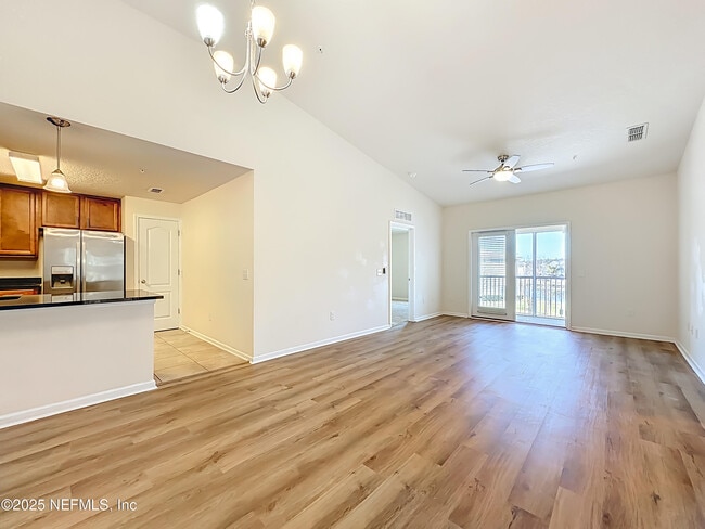 Building Photo - 218 Larkin Pl