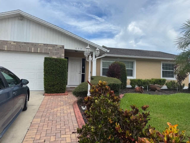 Building Photo - 639 Meadowvale Dr