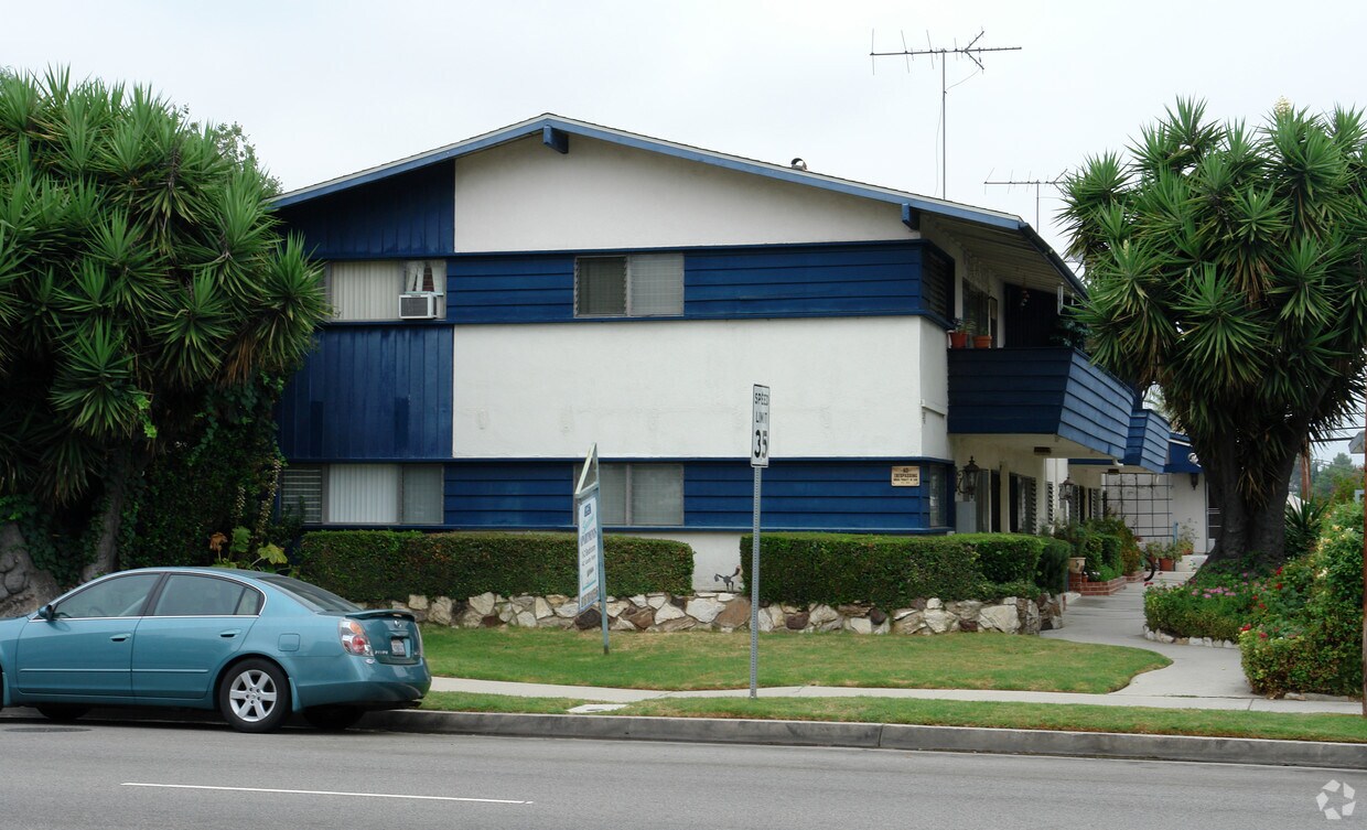 Foto principal - 14047 Moorpark St
