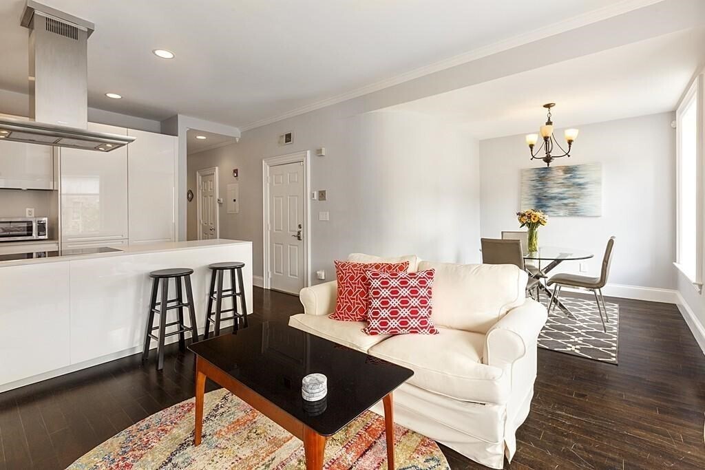 Foto principal - 613 Massachusetts Ave
