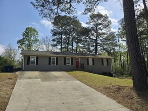 Building Photo - 3005 Hidden Dr