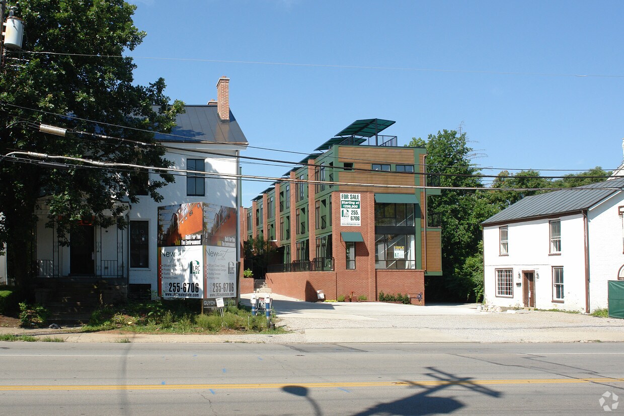 Foto del edificio - 622-624 W Main St