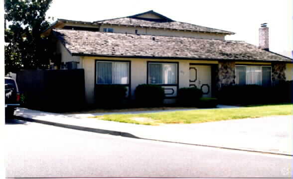 Building Photo - 5710 Tucson Dr