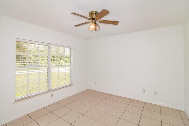 Foto del edificio - 2345 89th Ave