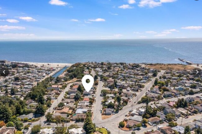 Building Photo - 119 Seacliff Dr