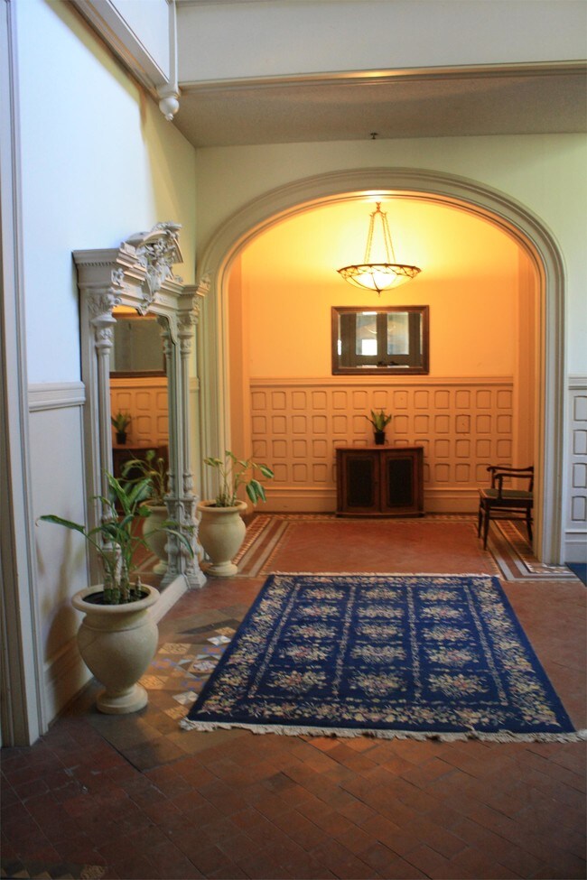 Photo - 737 East Avenue - 1