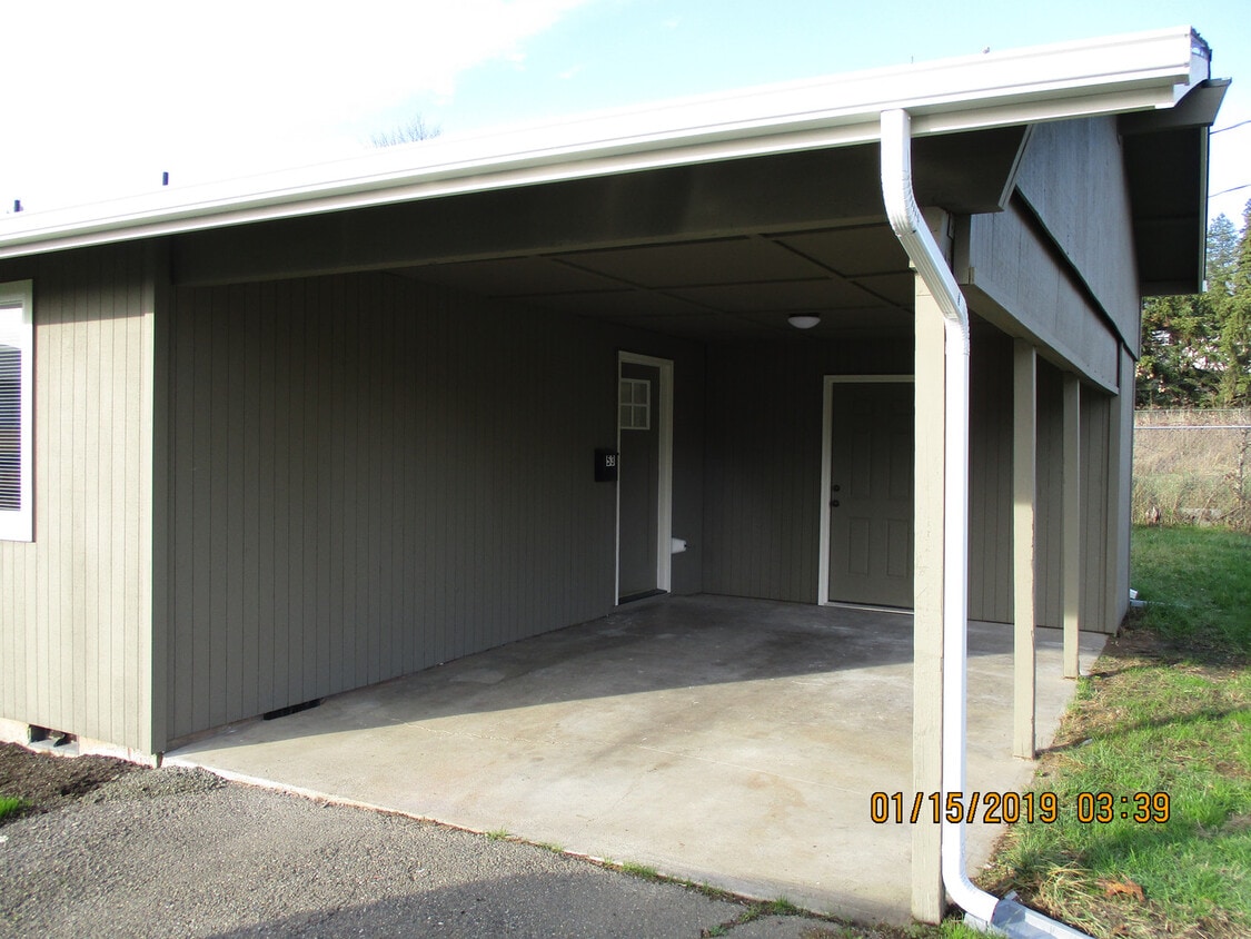 53 SE Darrell Ave Unit MCBL53, Winston, OR 97496 Room for Rent in