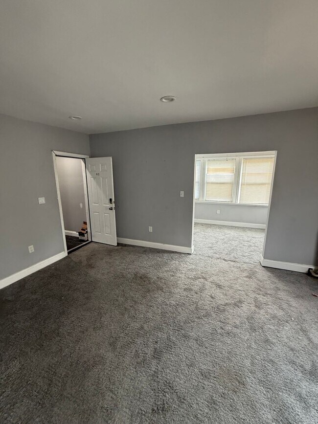Building Photo - *Coming Soon October 15th* Updated 2 bedro...