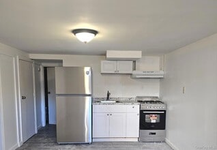 Building Photo - 7 Montgomery St