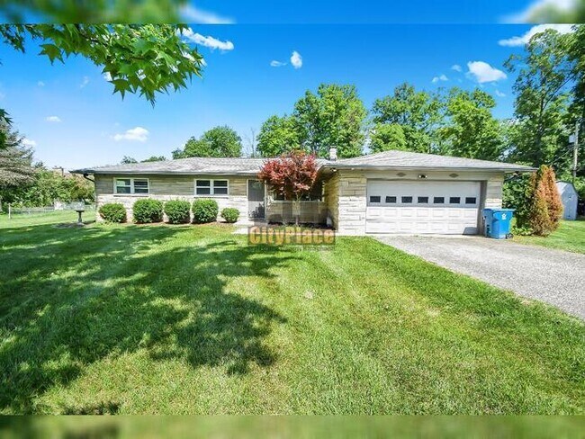Building Photo - 7504 Honnen Dr N