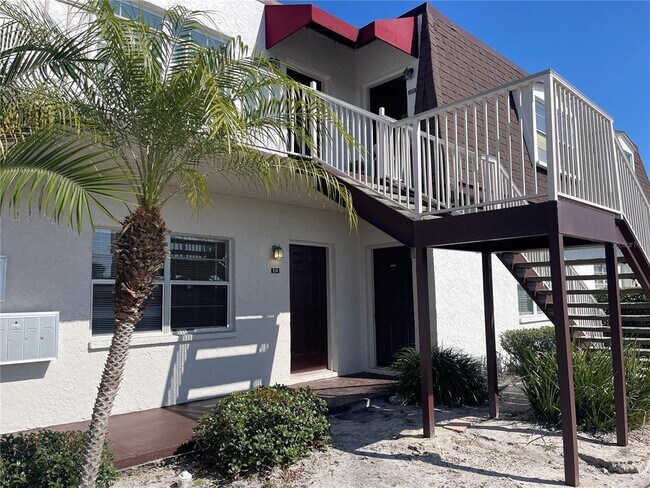 Foto del edificio - 9105 W Hillsborough Ave