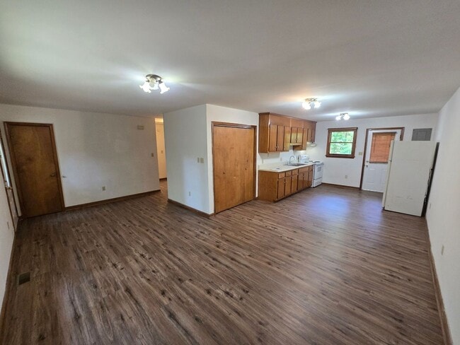 Building Photo - 3 bedroom duplex in Prince George County -...