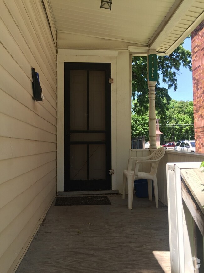 Building Photo - 1126-1126 Vattier Street