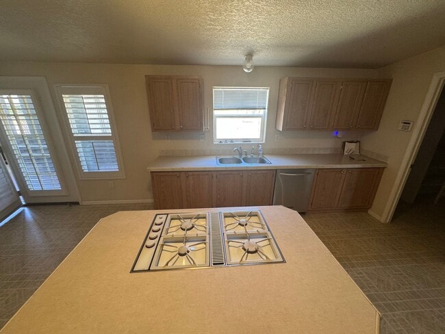 Building Photo - 4 Bed / 2 Bath Country Home – Solar + Move-In Ready