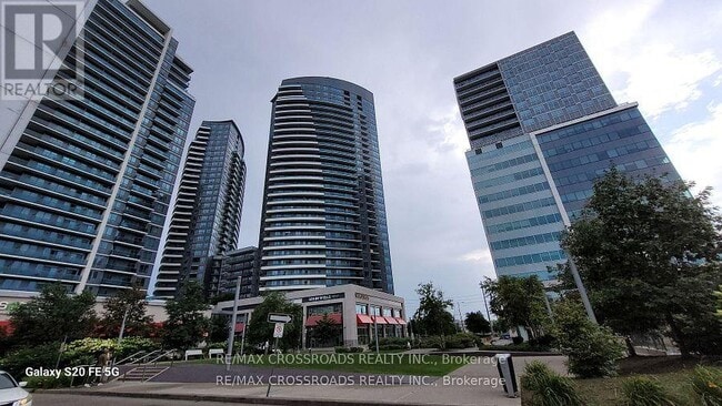 Building Photo - 7171 Yonge St