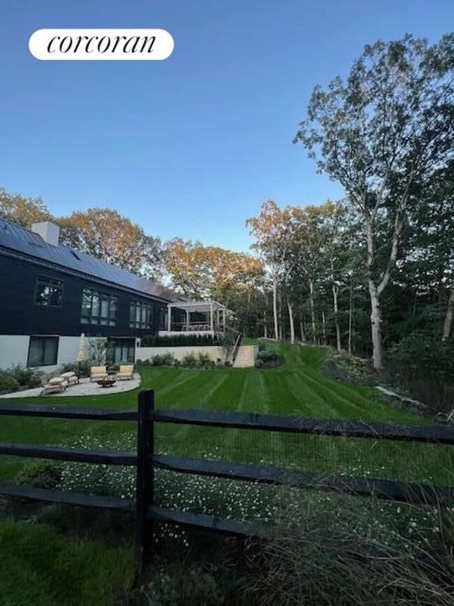 Foto del edificio - 9 Willow Pond Rd