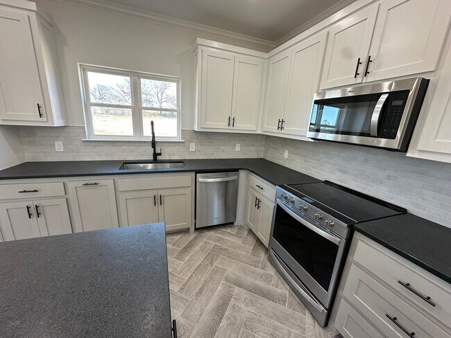 Building Photo - 116 McBryde Ln