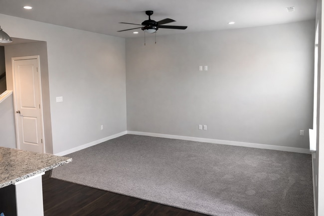 Foto del edificio - Spacious 3BR / 2.5BA Townhome with Private Rooftop Retreat