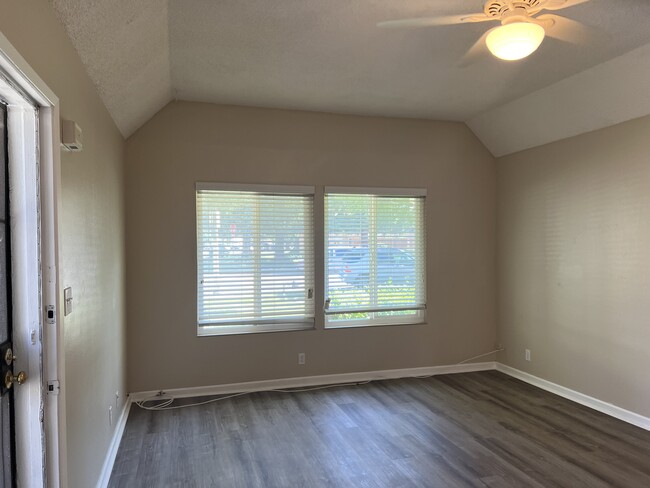 Building Photo - 391 Velasco Dr