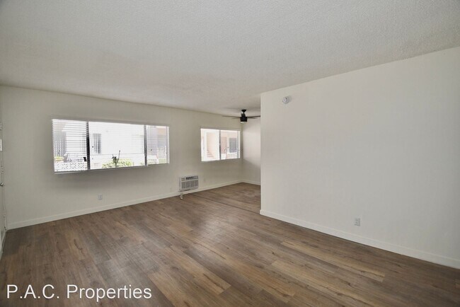 Building Photo - 1 br, 1 bath Apartment - 5922 Woodman Aven...