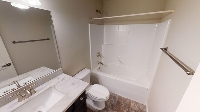 Building Photo - Manchester 3 Bedroom Available June 15th!
