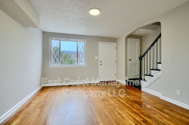 Building Photo - 1535 Chilworth Ave