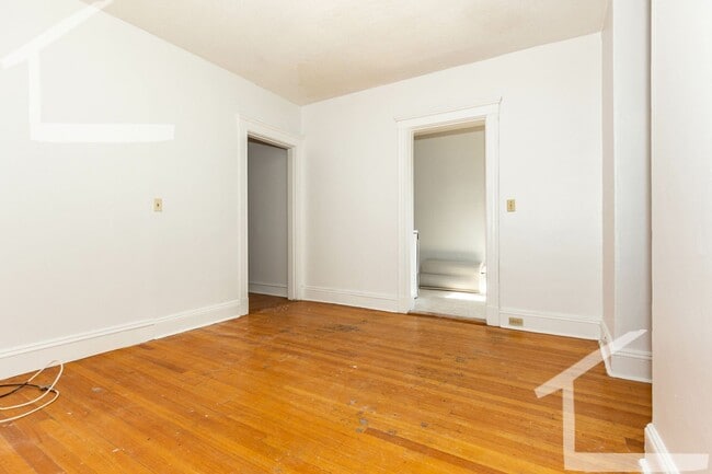 Foto del edificio - 3Br/1Bth, Available Sep. 1, 2026. Great for a rommate students. MUST SEE!!