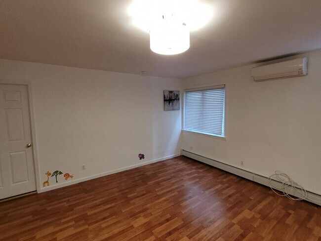 Sala de estar - 2538 E 12th St