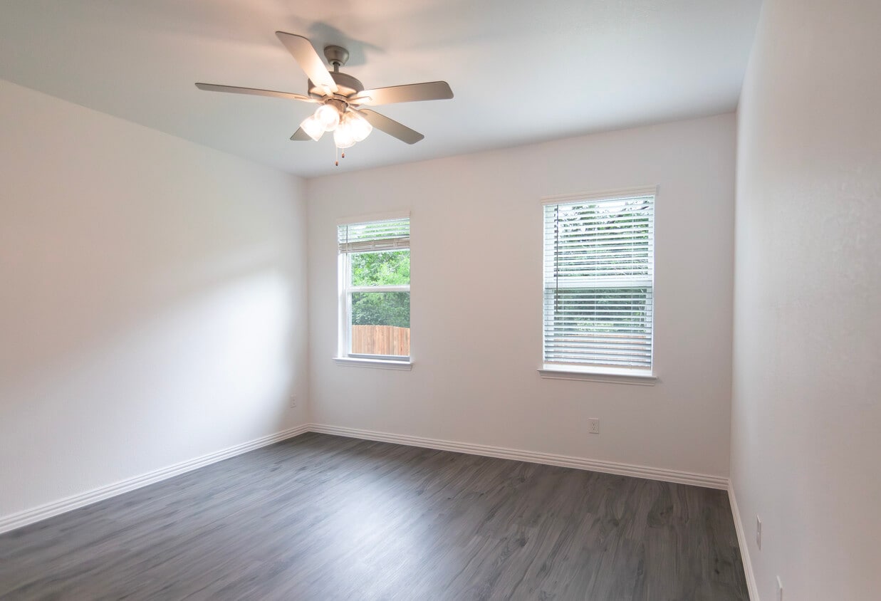Building Photo - 4437 Braddon Dr