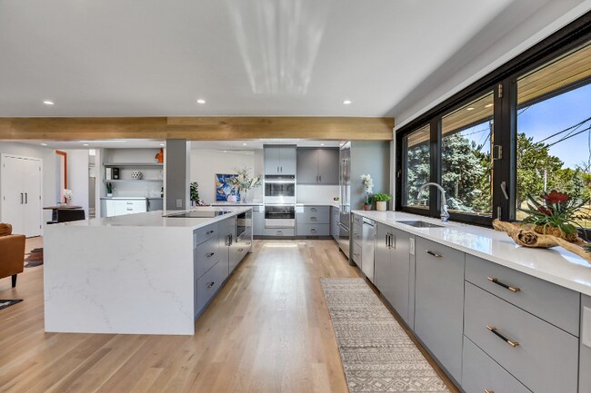 Foto del edificio - 590 S Harrison Ln