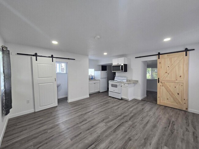 Foto del edificio - 1 Bedroom, 1 bathroom House