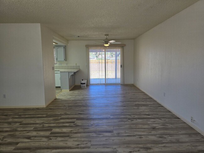 Foto del edificio - Coming Soon!! Wonderful neighborhood close...