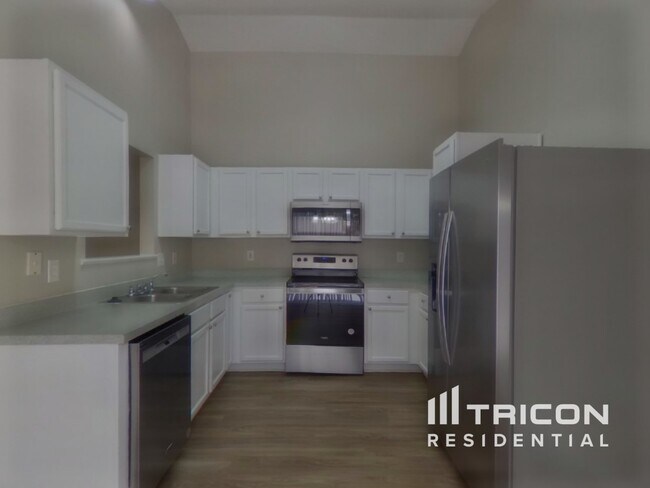 Foto del edificio - 220 Crimson Oak Dr