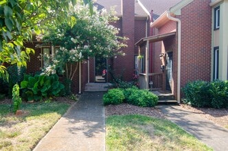 Building Photo - 908C Russell St