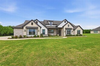 Building Photo - 300 Waterview Dr