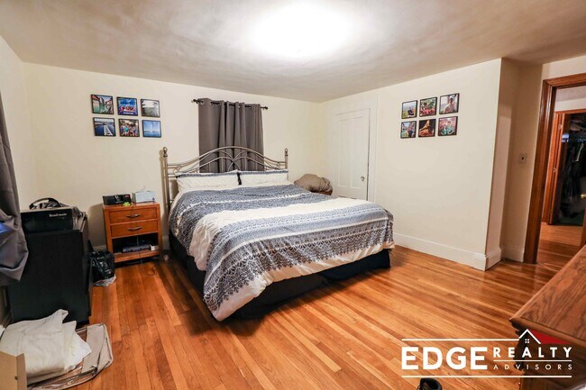 Foto del edificio - 2 Oneil Pl. Unit 2